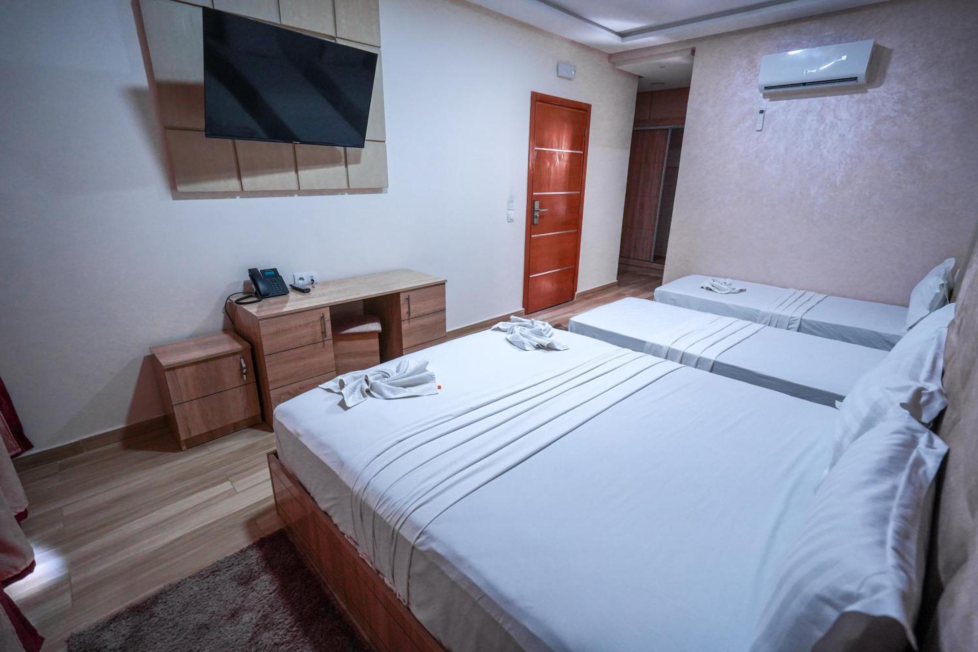 מקנס Fekri Hotel מראה חיצוני תמונה
